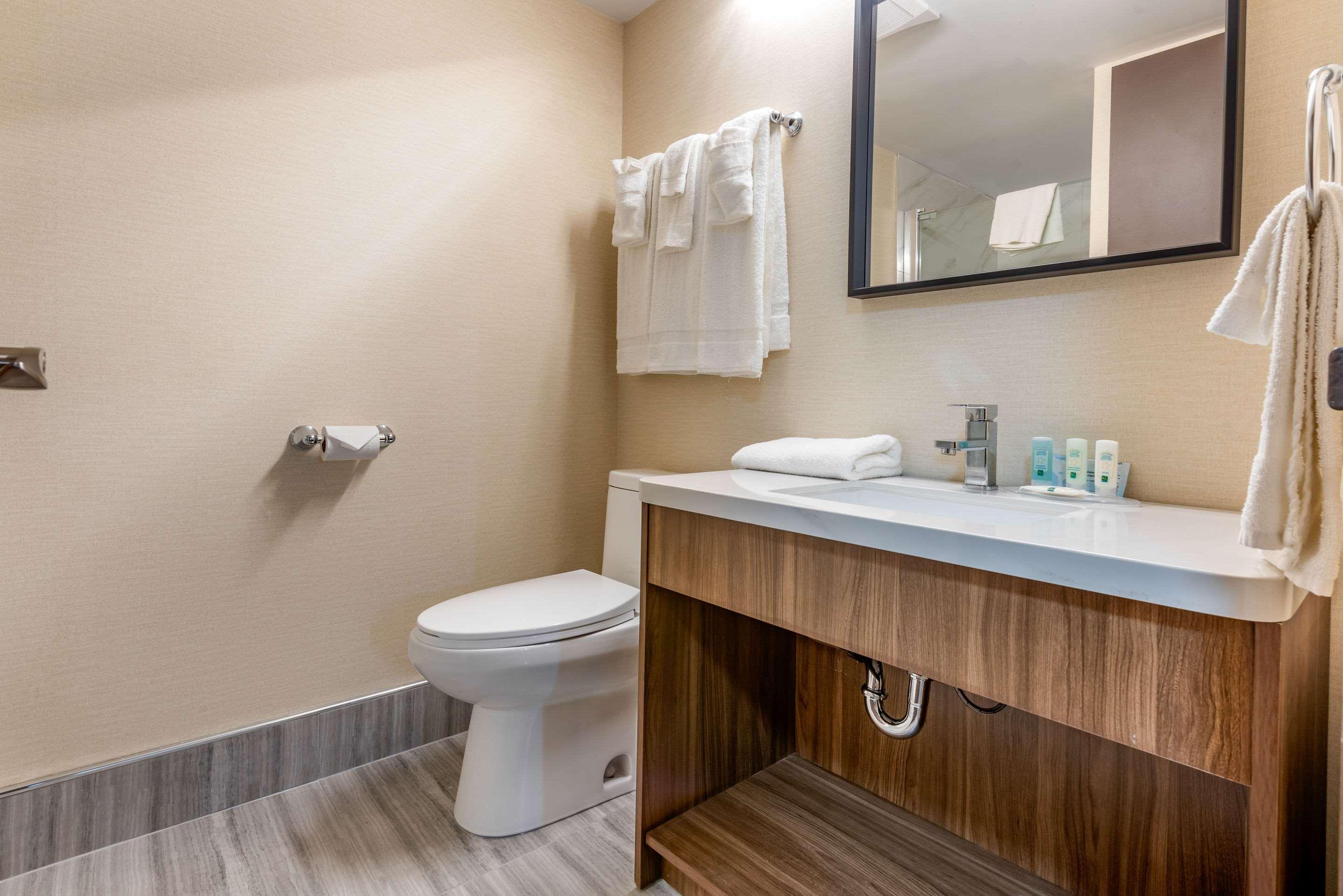 Quality Inn & Suites Niagarawatervallen Buitenkant foto