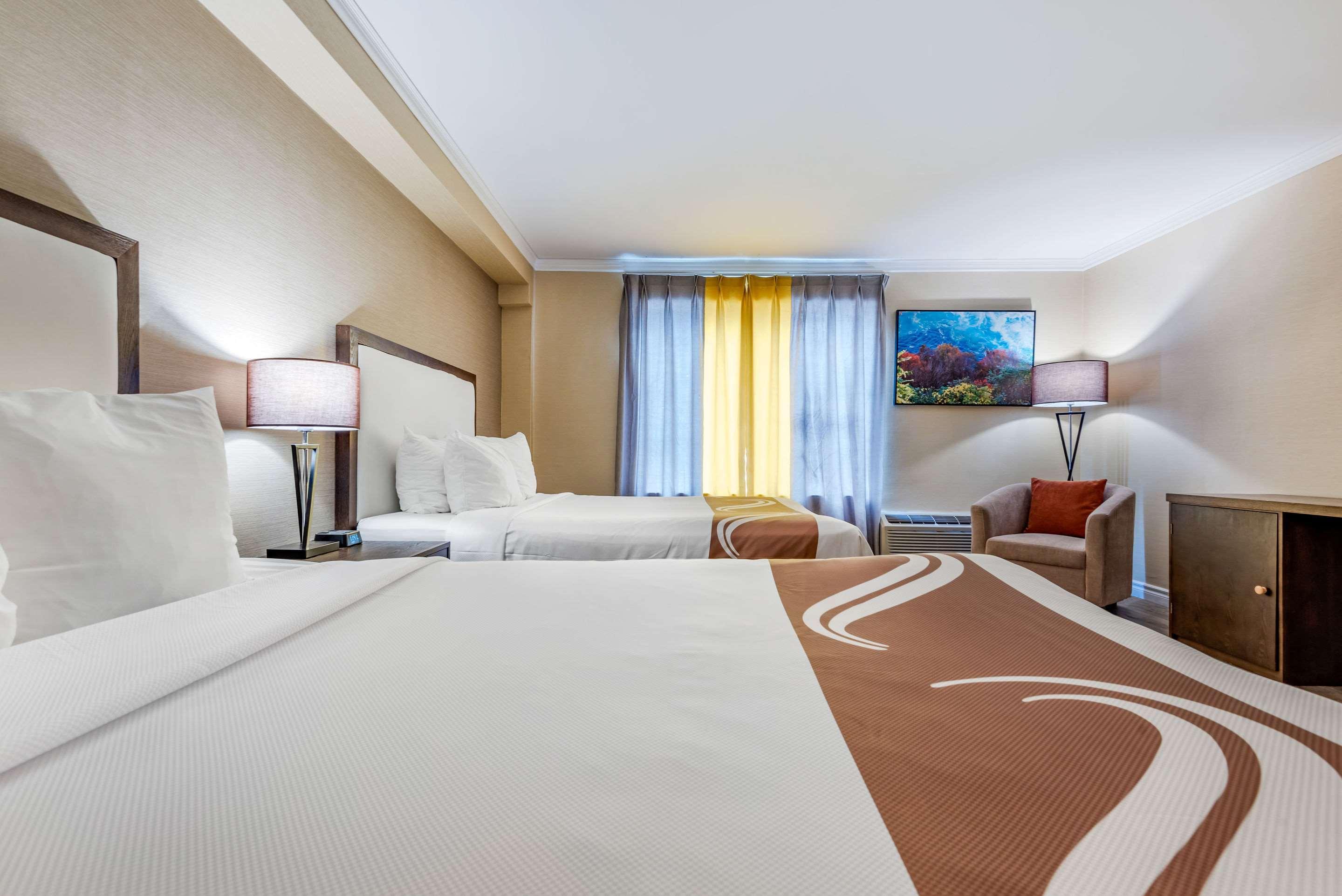 Quality Inn & Suites Niagarawatervallen Buitenkant foto