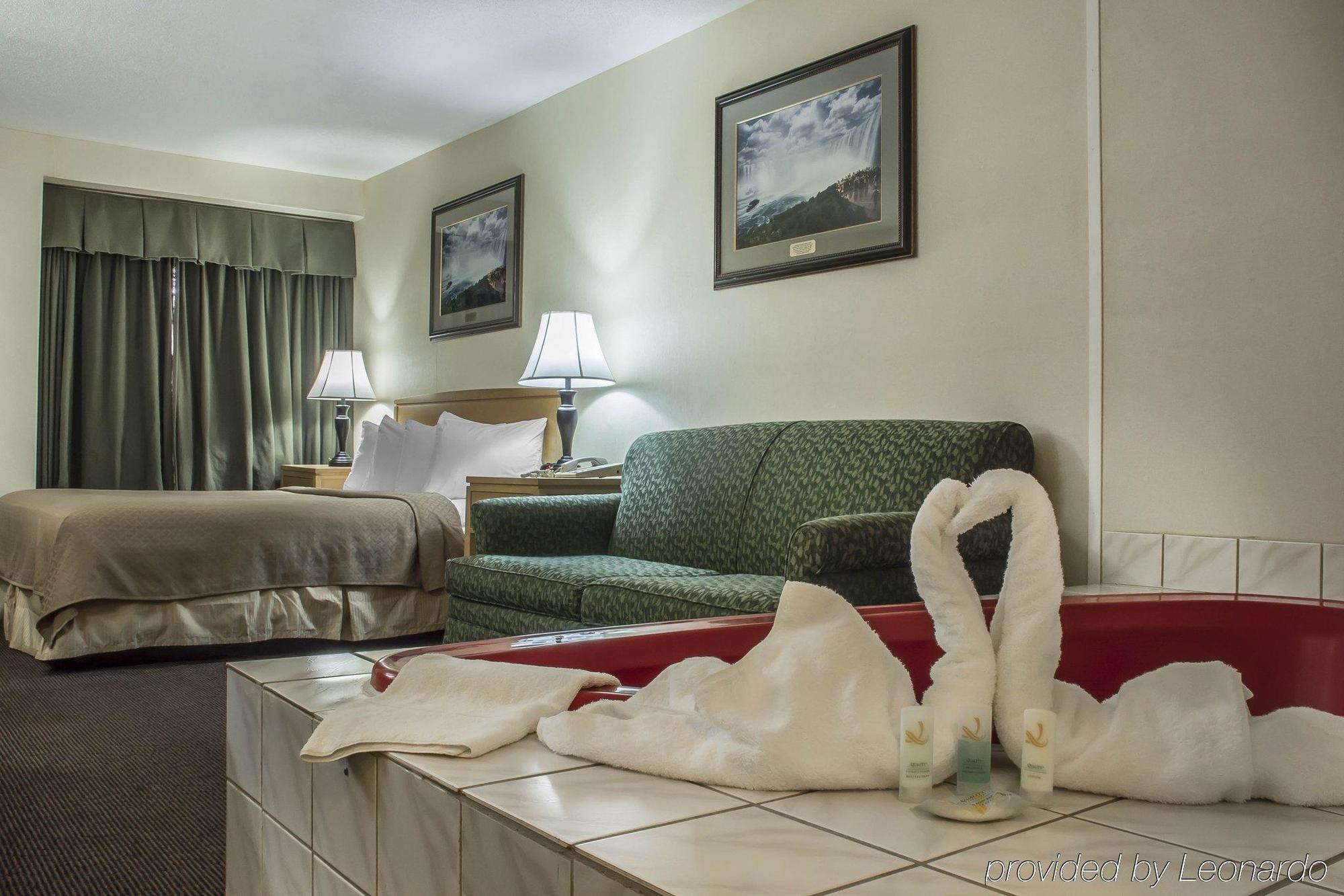 Quality Inn & Suites Niagarawatervallen Buitenkant foto