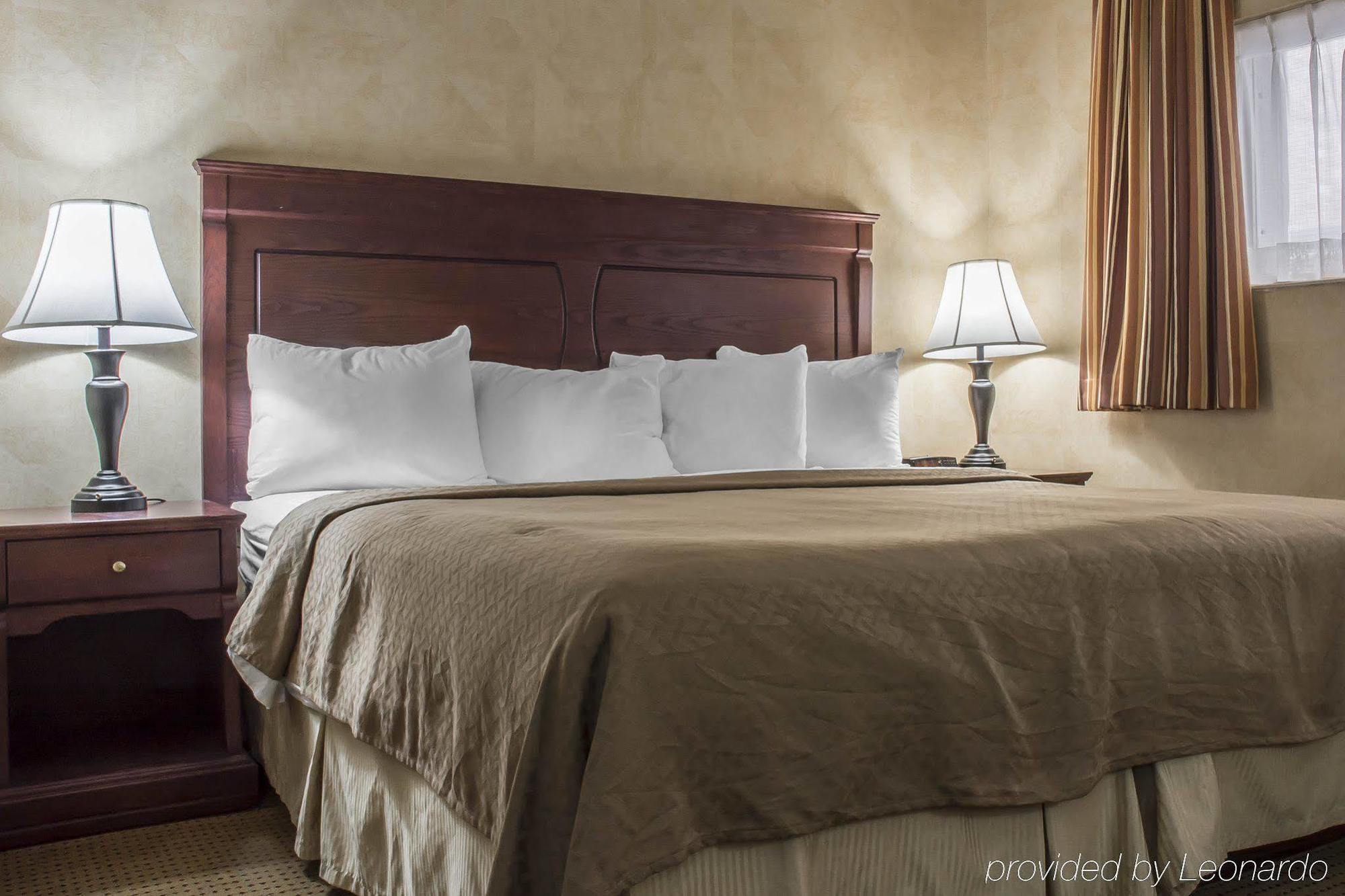 Quality Inn & Suites Niagarawatervallen Buitenkant foto