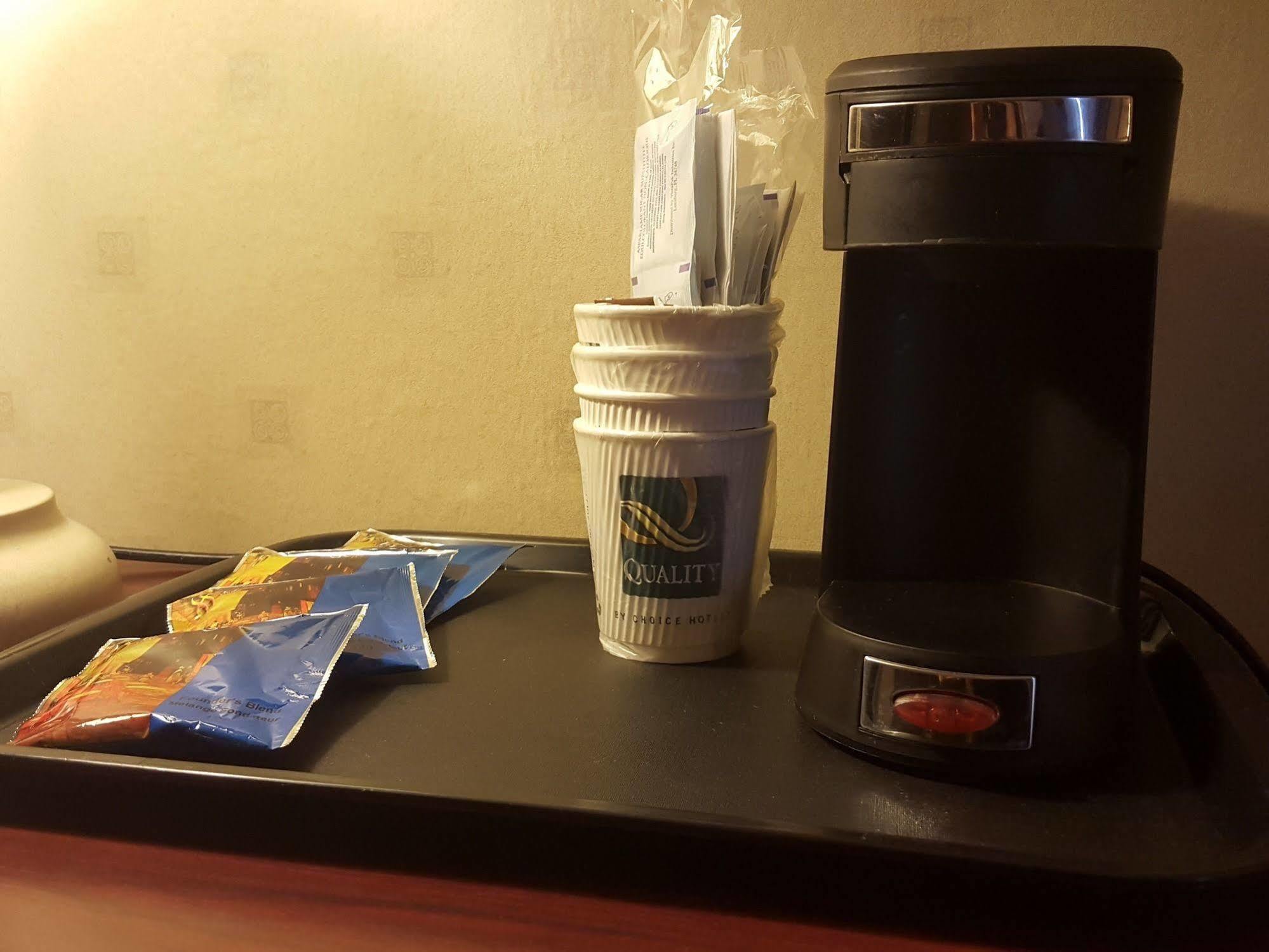Quality Inn & Suites Niagarawatervallen Buitenkant foto